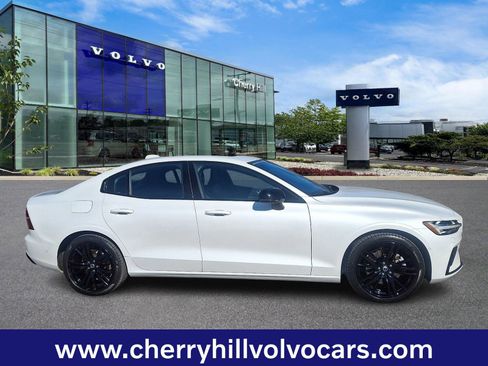 Certified 2024 Volvo S60 B5 Plus w/ Climate Package image 8