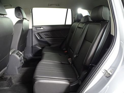 Used 2024 Volkswagen Tiguan SE AWD/4WD image 11