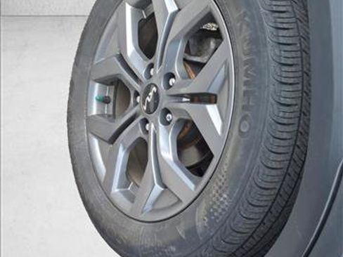 Used 2024 Kia Seltos S FWD image 7