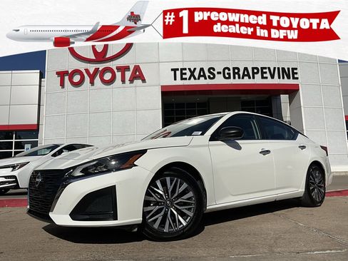 Used 2025 Nissan Altima 2.5 SV image 1