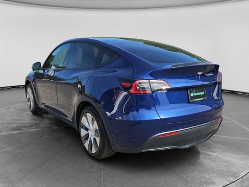 Used 2022 Tesla Model Y Long Range AWD/4WD image 2