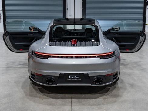 Used 2024 Porsche 911 Carrera T RWD image 37