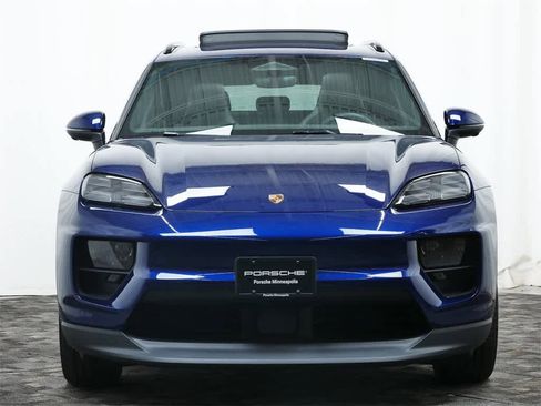 Used 2025 Porsche Macan 4 Electric image 10