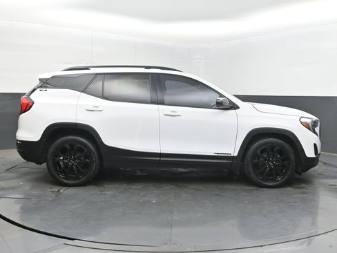 Used 2020 GMC Terrain SLE w/ Driver Convenience Package FWD image 8