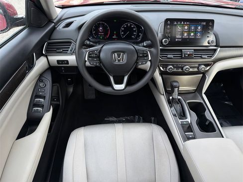 Used 2018 Honda Accord EX image 19