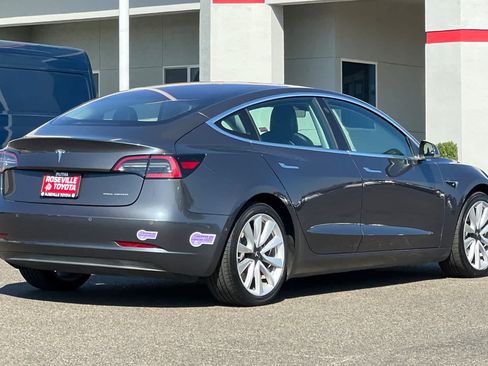 Used 2018 Tesla Model 3 AWD/4WD image 2