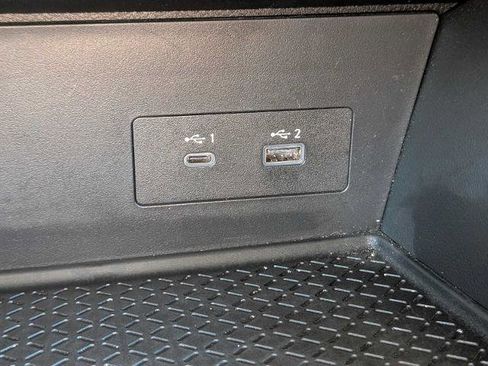 Used 2025 Nissan Pathfinder SV image 37