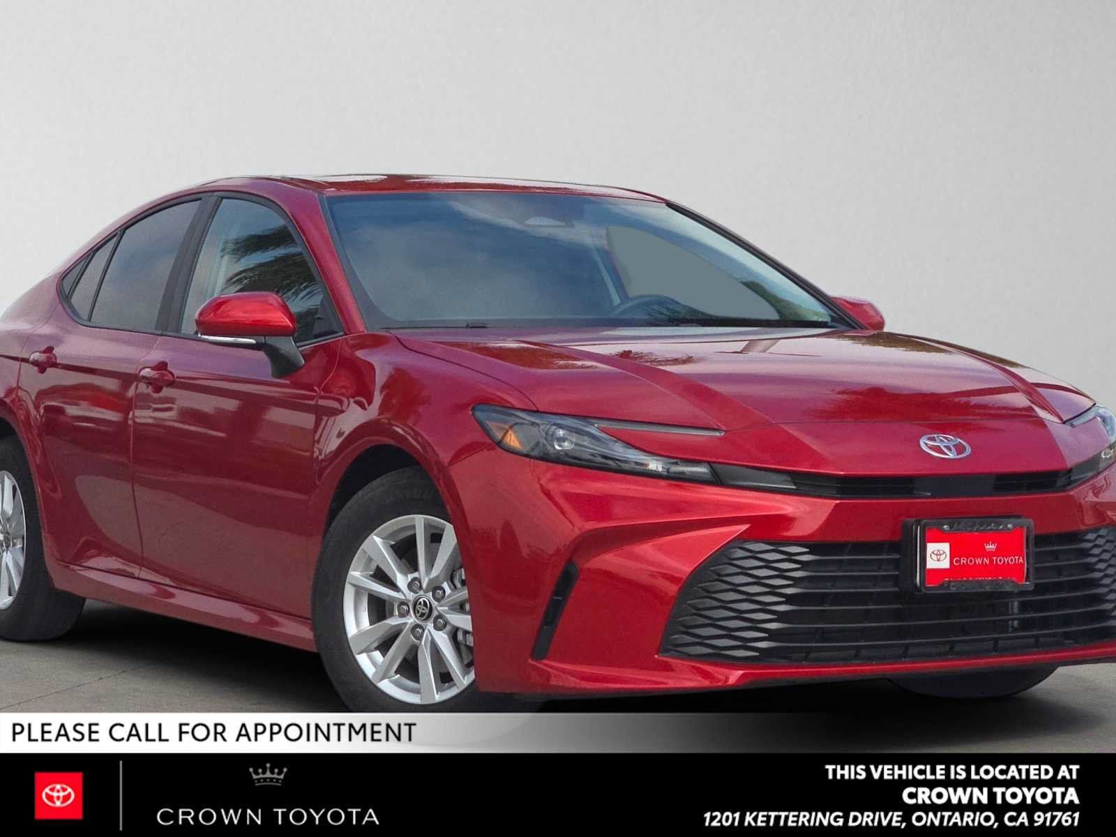 Used 2025 Toyota Camry LE FWD image 1