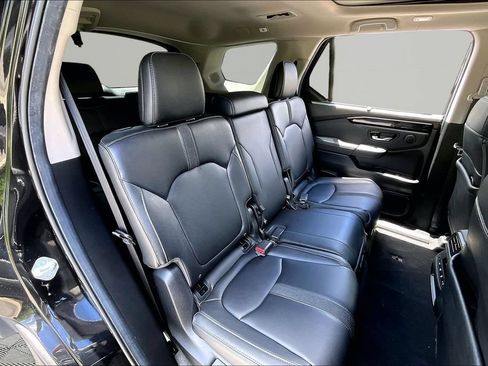Used 2025 Honda Pilot Touring image 19