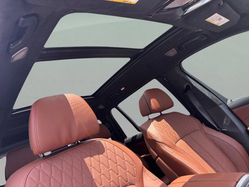 Used 2026 BMW X7 M60i image 36