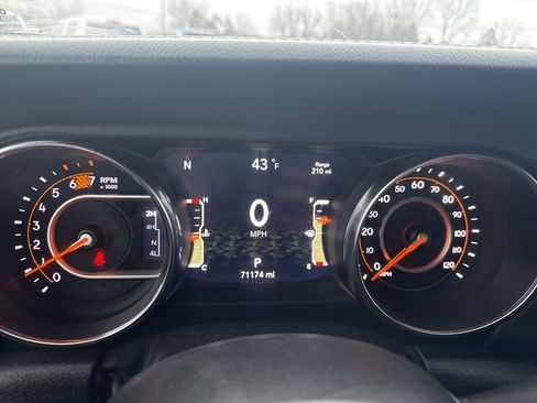 Used 2018 Jeep Wrangler Unlimited Sahara image 20