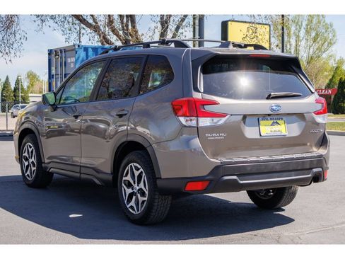 Used 2020 Subaru Forester Premium AWD/4WD image 5