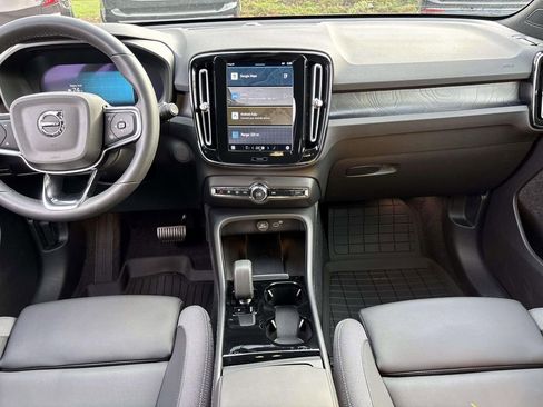 Used 2024 Volvo XC40 Recharge Core w/ Protection Package Premier image 29