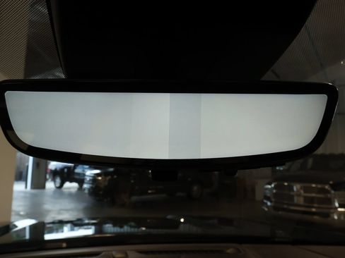 Used 2024 GMC Yukon XL Denali Ultimate AWD/4WD image 18