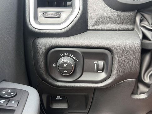 Used 2023 RAM 1500 Big Horn AWD/4WD image 18