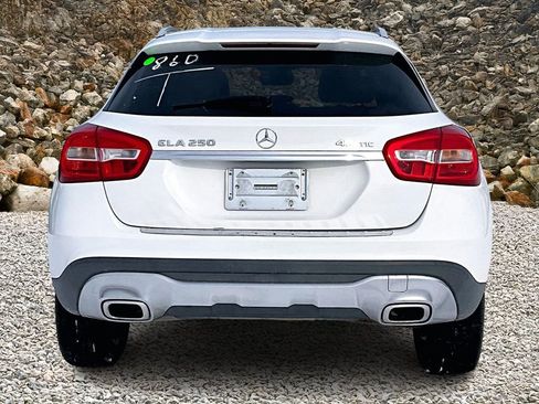 Used 2019 Mercedes-Benz GLA 250 4MATIC image 4
