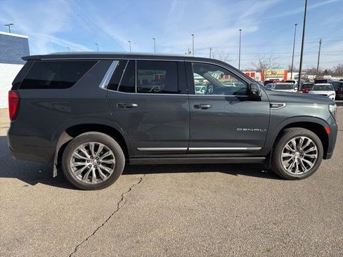 Used 2021 GMC Yukon Denali w/ Denali Premium Package image 6