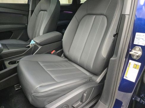 Used 2023 Audi Q4 e-tron Premium Plus image 27