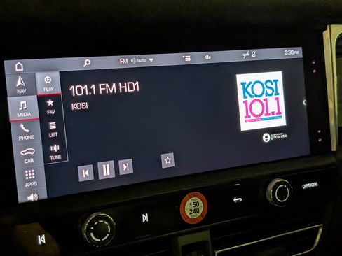 Certified 2025 Porsche Macan image 33