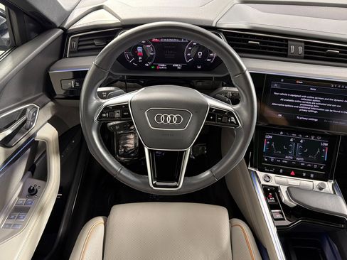 Certified 2024 Audi Q8 e-tron Prestige image 13