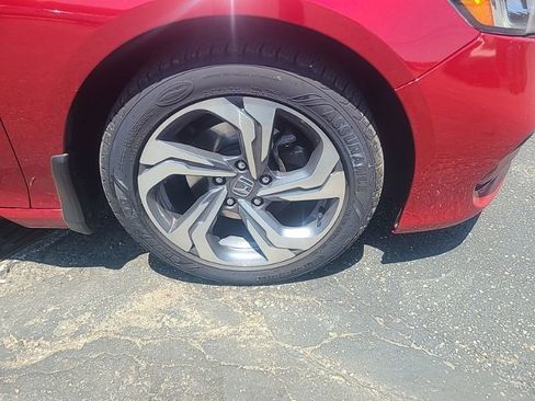 Used 2020 Honda Accord EX image 7