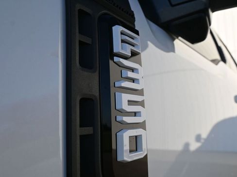 New 2026 Ford F350 Platinum w/ FX4 Off-Road Package AWD/4WD image 16