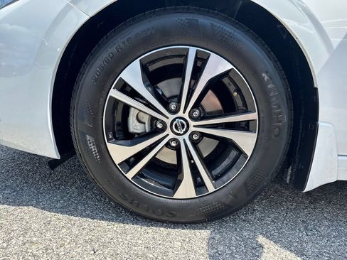 Used 2022 Nissan Sentra SV FWD image 26