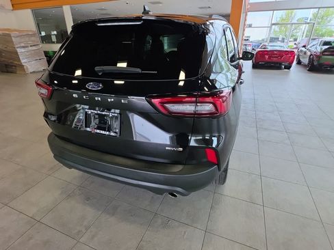 Used 2025 Ford Escape ST-Line Select AWD/4WD image 10