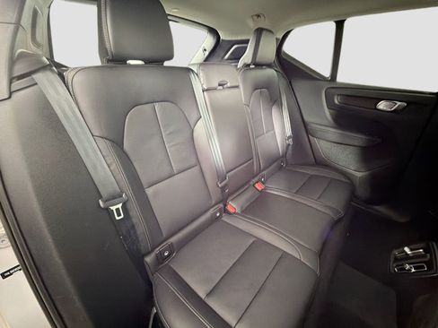 Used 2024 Volvo XC40 B5 Plus w/ Protection Package Premier AWD/4WD image 25