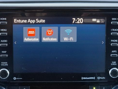 Used 2021 Toyota Highlander XLE FWD image 28