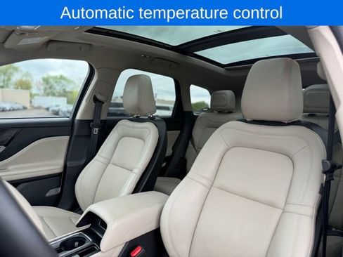 Used 2025 Lincoln Corsair Reserve AWD/4WD image 17