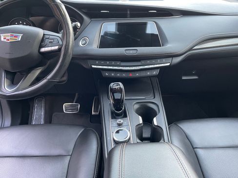 Certified 2022 Cadillac XT4 Sport image 12