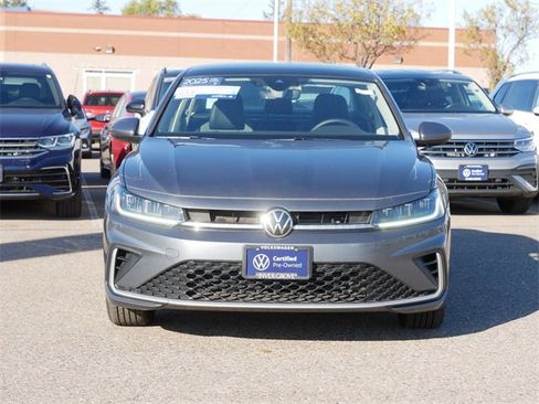 Certified 2025 Volkswagen Jetta SE image 2