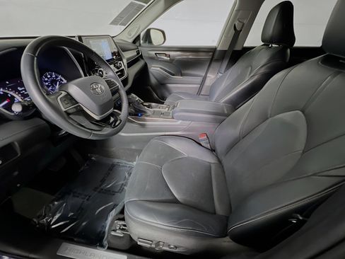 Used 2022 Toyota Highlander Limited image 15