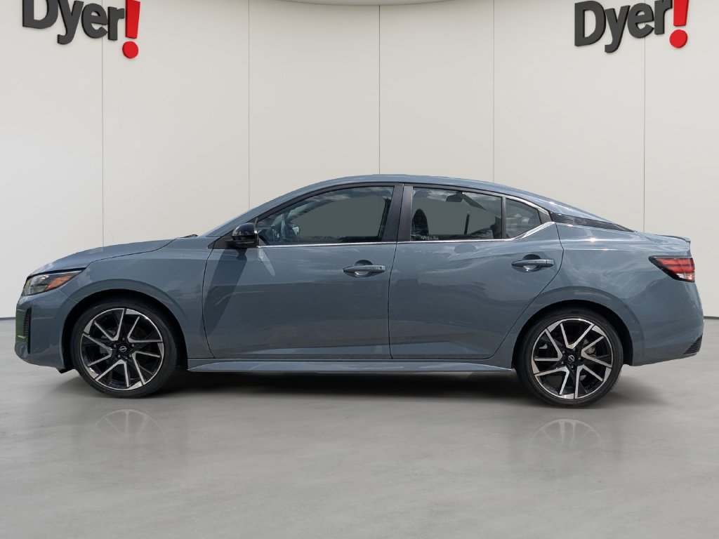 Used 2025 Nissan Sentra SR w/ SR Premium Package FWD image 6