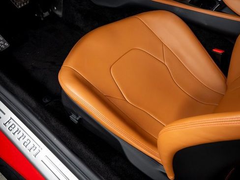 Used 2019 Ferrari Portofino image 23