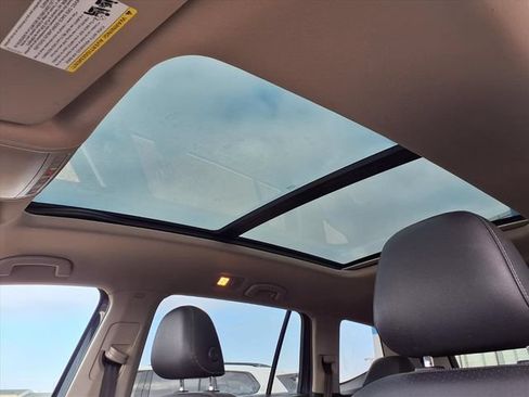 Used 2020 Volkswagen Atlas SE w/ Panoramic Sunroof Package FWD image 22