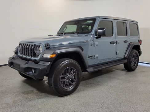 Used 2024 Jeep Wrangler Unlimited Sport AWD/4WD image 3
