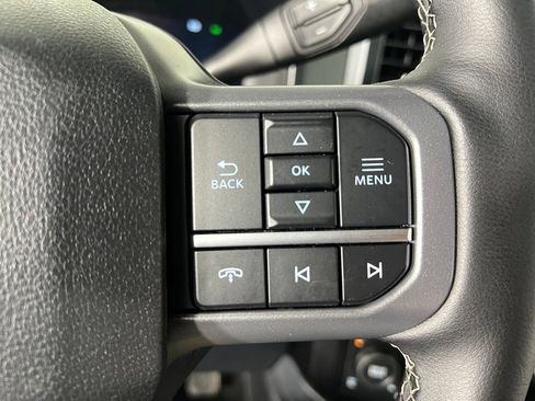 Used 2025 Ford F250 Lariat AWD/4WD image 24