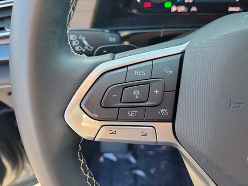 Certified 2024 Volkswagen Atlas SE FWD image 22