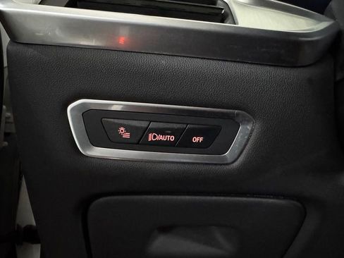 Used 2024 BMW X7 xDrive40i w/ Premium Package image 33