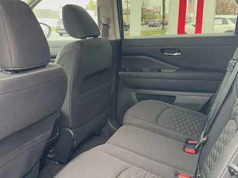 Used 2022 Nissan Pathfinder SV AWD/4WD image 36