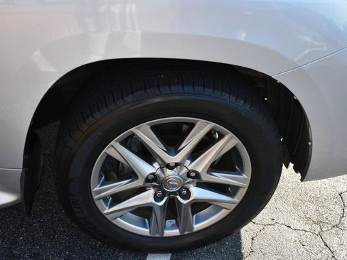 Used 2013 Lexus LX 570 4WD w/ Luxury Pkg image 34