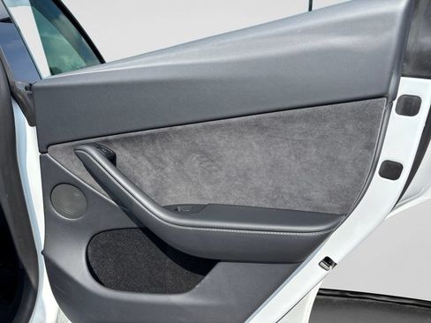 Used 2023 Tesla Model Y AWD image 43