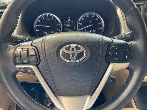 Used 2015 Toyota Highlander Limited AWD/4WD image 11