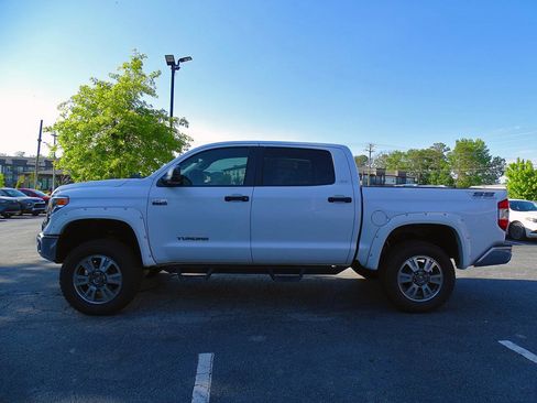 Used 2014 Toyota Tundra SR5 w/ SR5 Upgrade Package AWD/4WD image 6