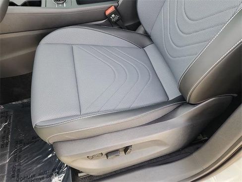 New 2026 Volkswagen Tiguan SE image 14