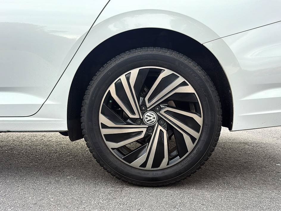 Used 2019 Volkswagen Jetta SEL Premium FWD image 24