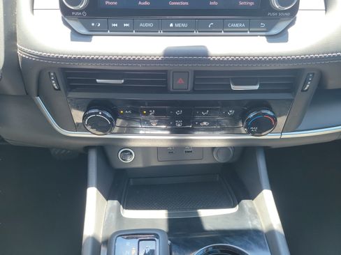 Used 2021 Nissan Rogue S FWD image 14