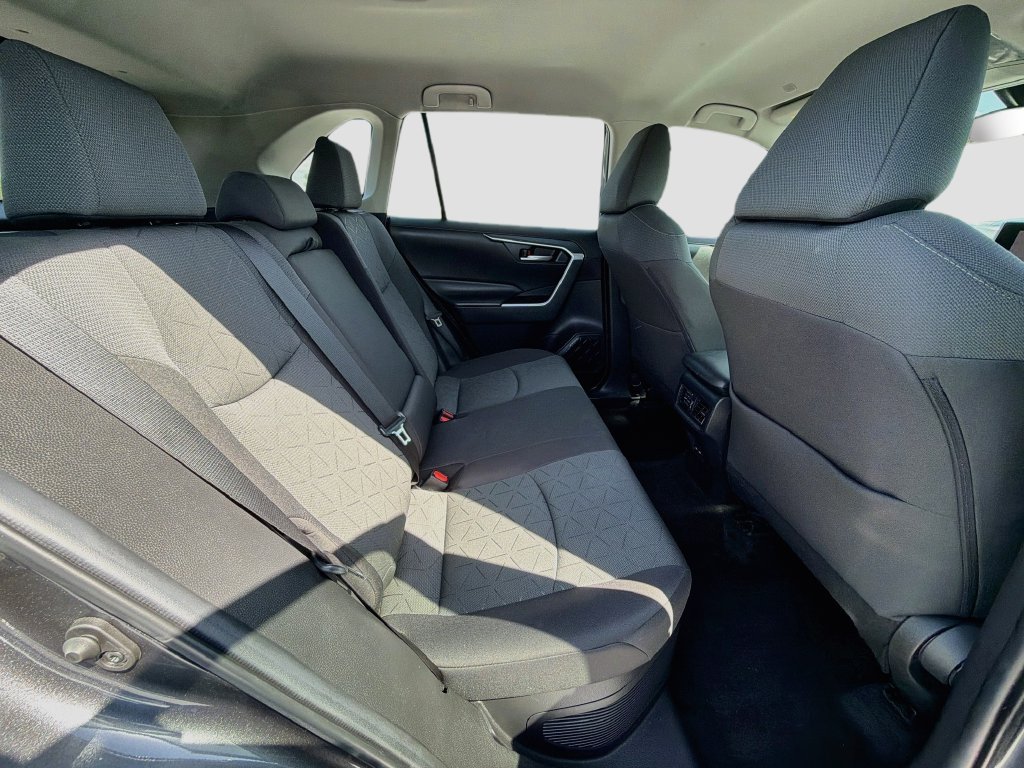 Used 2023 Toyota RAV4 XLE AWD/4WD image 28